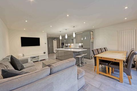undefined, Mount Close, High Wycombe, HP12