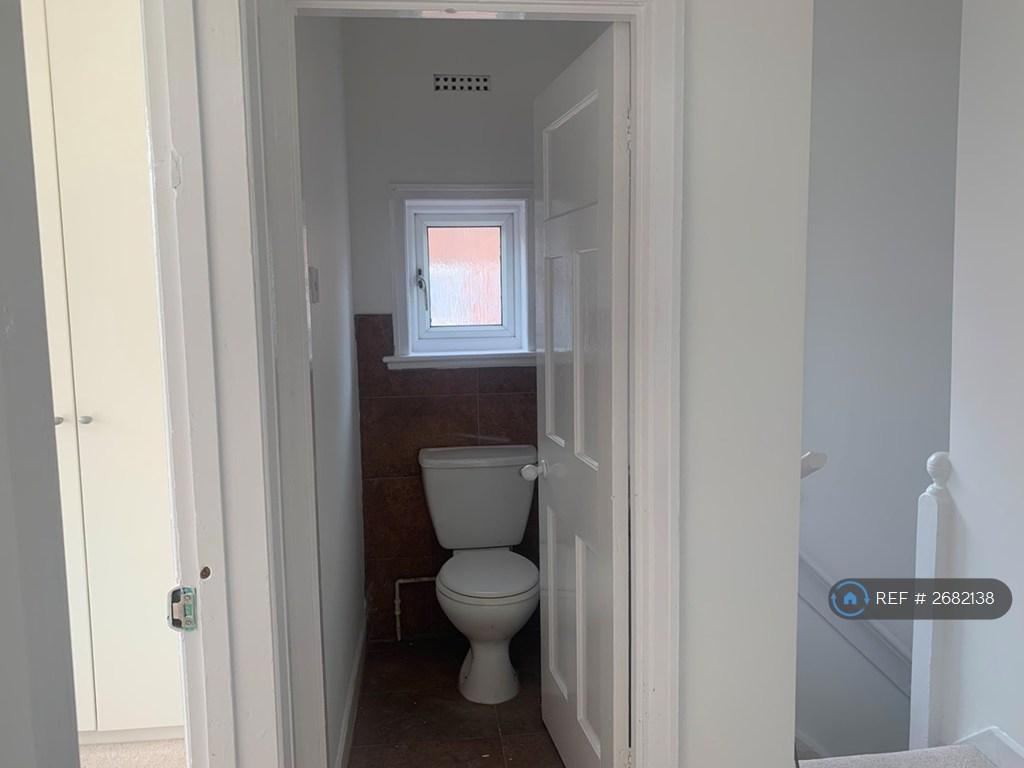 Toilet (First Floor Landing)