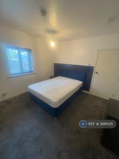 1 bedroom in a house share to rent, Pield Heath Road, Uxbridge, UB8