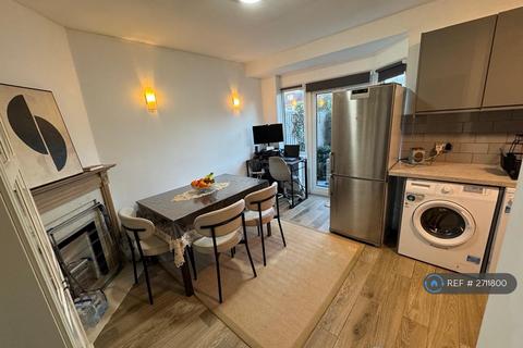 undefined, Lisbon Avenue, Twickenham, TW2