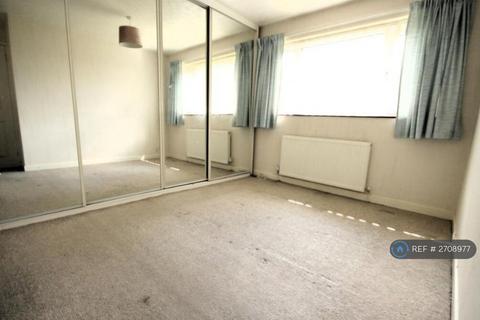 3 bedroom semi-detached house to rent, Thurcroft Drive, Skelmersdale, WN8