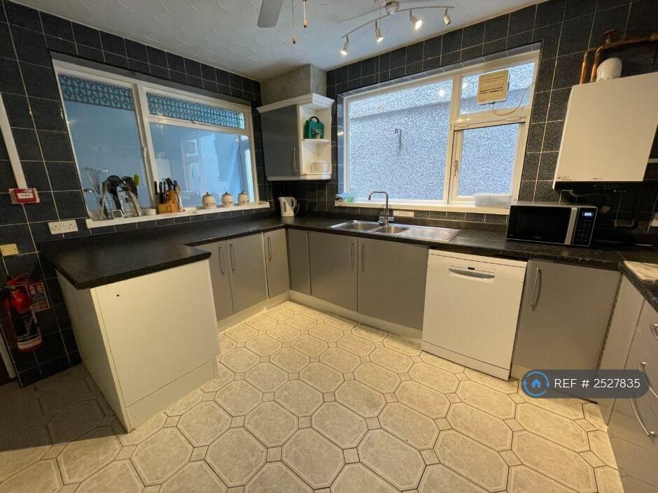 Kitchen 1, 3