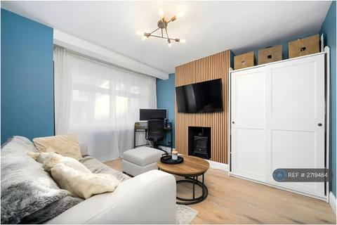 1 bedroom flat to rent, Kimble Road, London, SW19