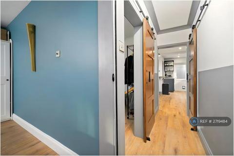 1 bedroom flat to rent, Kimble Road, London, SW19