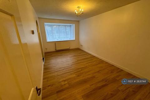1 bedroom flat to rent, Silver Birch Close, London, N11