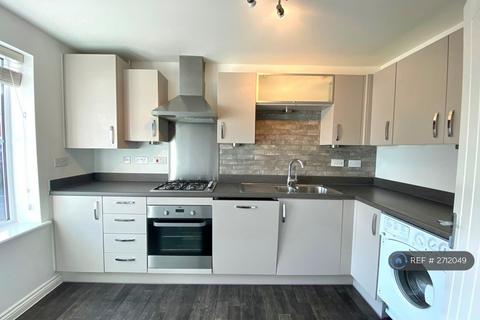 3 bedroom semi-detached house to rent, Broad Street, Crewe, CW1