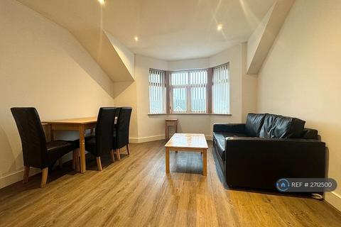 2 bedroom flat to rent, Pentyrch Court, Cardiff, CF24