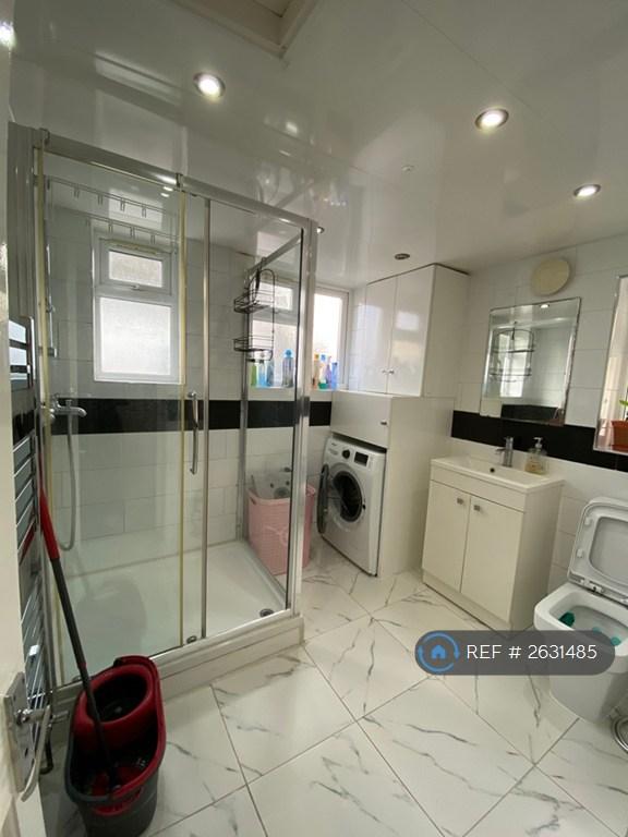 Gf Bath Room