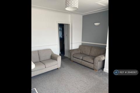 3 bedroom semi-detached house to rent, Brian Place, Leeds, LS15
