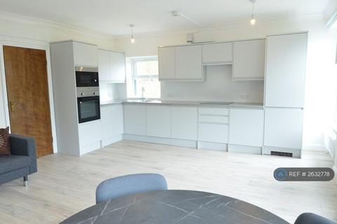 3 bedroom flat to rent, Ealing Broadway, London, W5