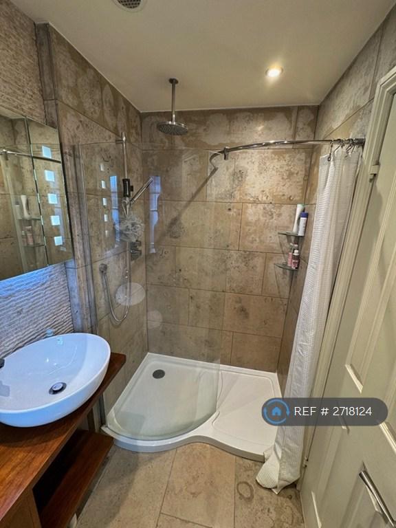 En-Suite Shower