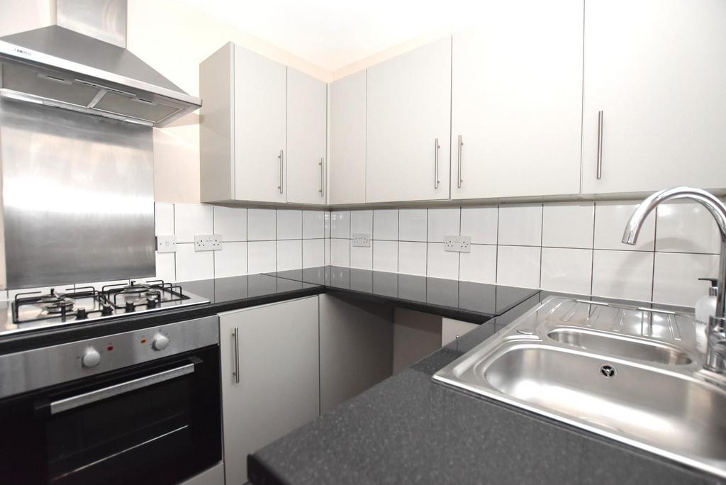 Kitchen 3.JPG