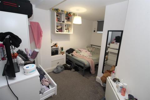 5 bedroom terraced house to rent, Parkfield Place, Cardiff CF14