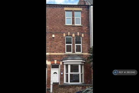 3 bedroom terraced house to rent, Palin Street, Nottingham, NG7