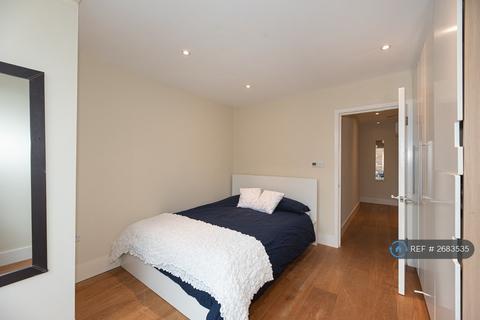 2 bedroom flat to rent, Wimbledon, London, SW19
