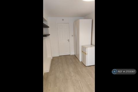 1 bedroom in a house share to rent, Verity Place, Oldbrook, Milton Keynes, MK6