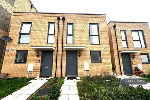 2 bedroom semi-detached house to rent, Curton Close, Edgware, HA8