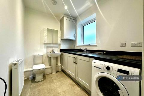 2 bedroom semi-detached house to rent, Curton Close, Edgware, HA8