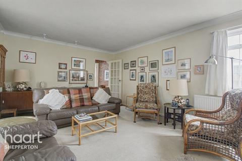 undefined, Manor Farm Avenue, Shepperton