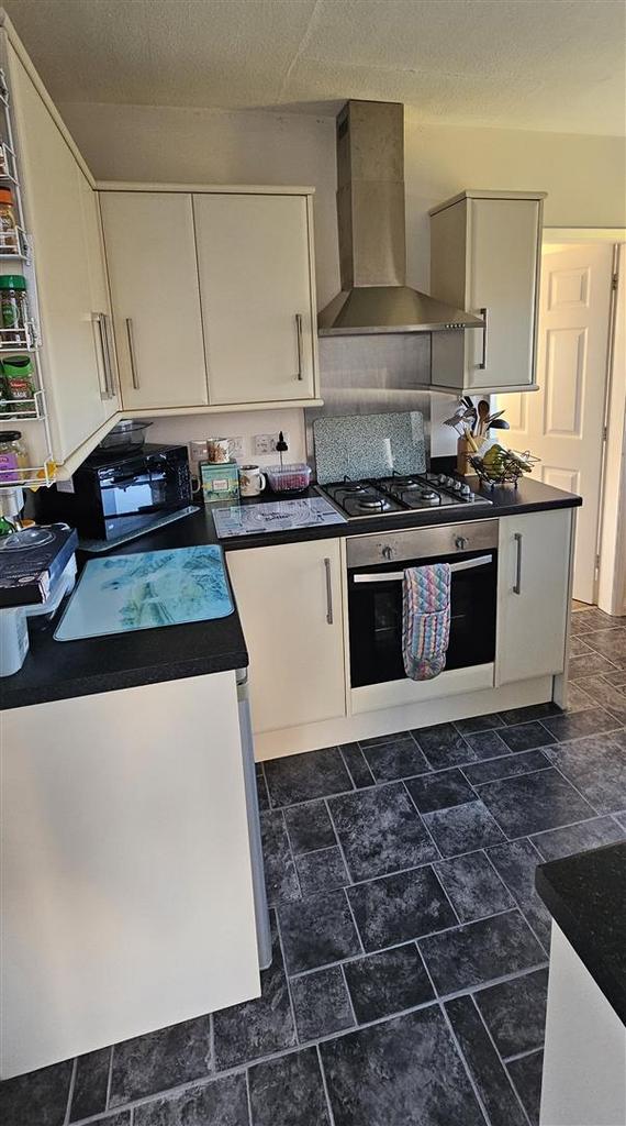 101 Chauntry Road - Kitchen.jpg