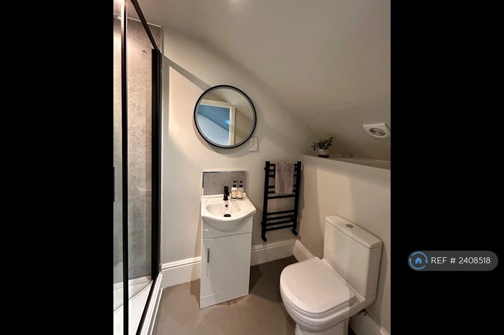 Bathroom Studio 6