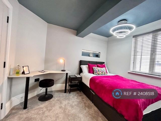 Room 2 Ensuite