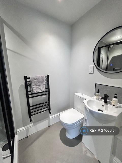 Ensuite Studio 1
