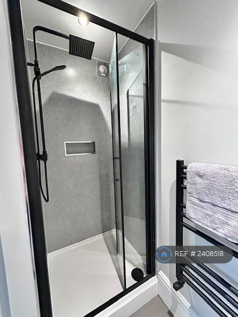 Shower R2