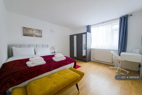 1 bedroom in a flat share to rent, Johnson Street, London, E1