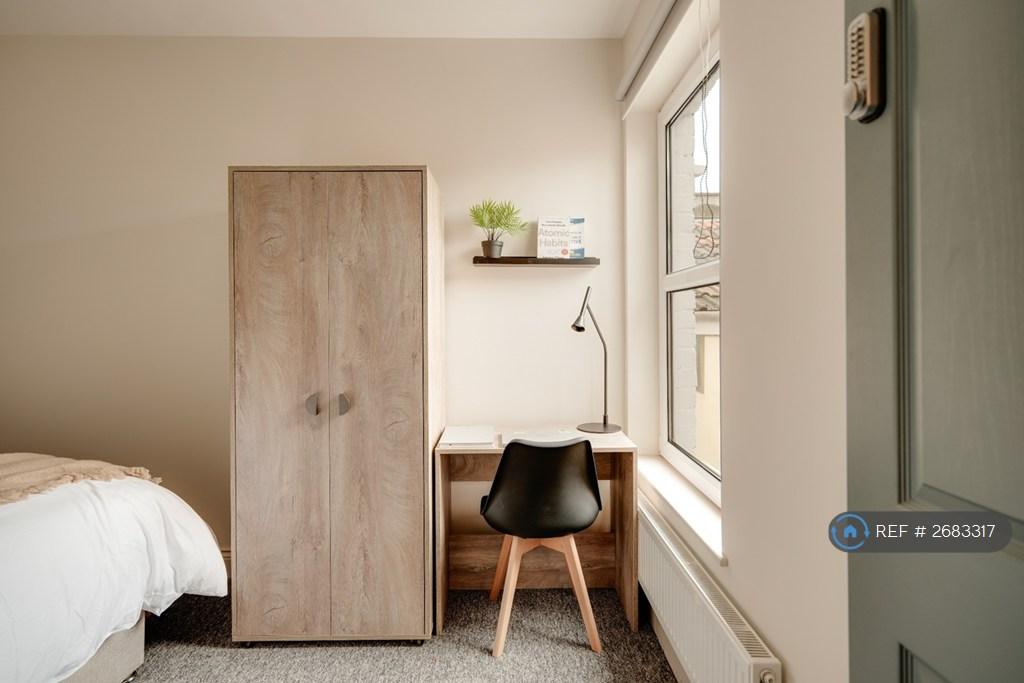 Bedroom 5