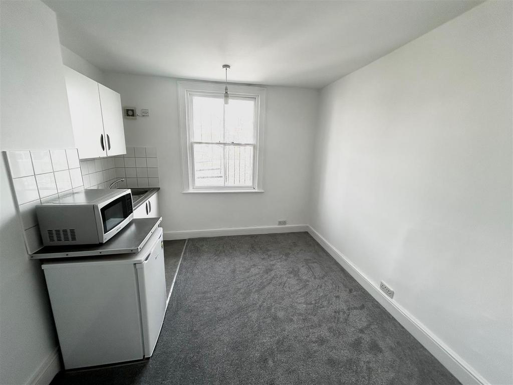 Bedsit q.jpg