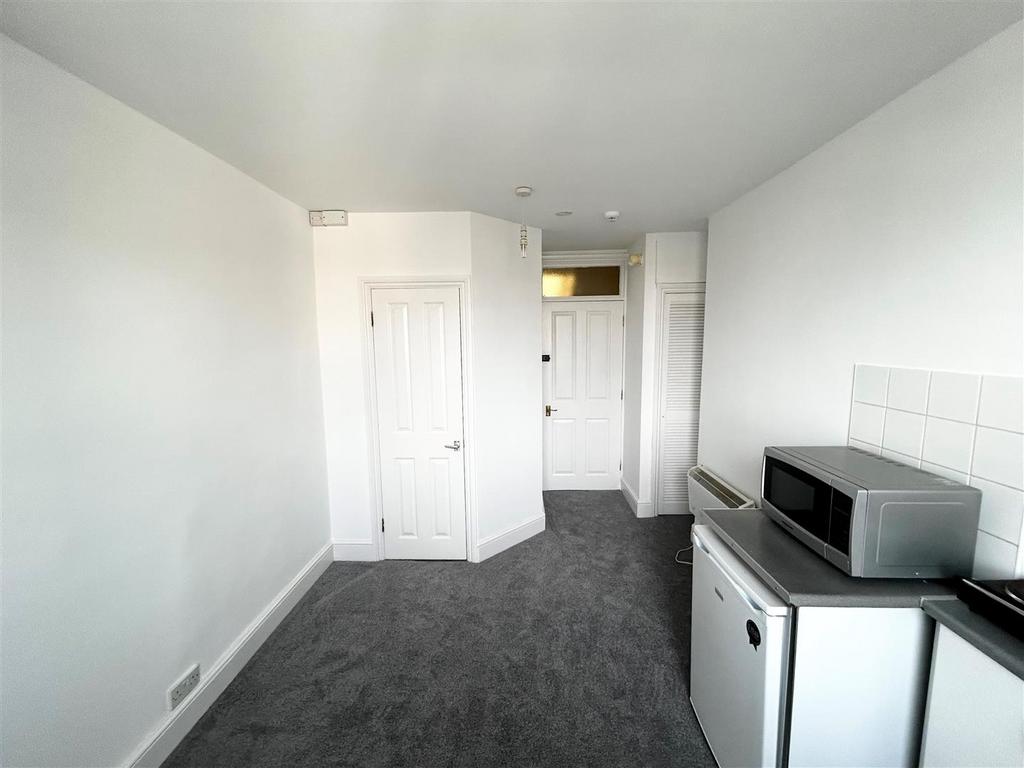 Bedsit.jpg
