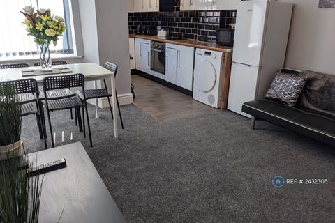 3 bedroom terraced house to rent, Stanton Street, Manchester, M11