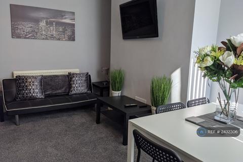 3 bedroom terraced house to rent, Stanton Street, Manchester, M11