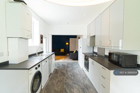 5 bedroom terraced house to rent, Cambridge Road, Southampton, SO14