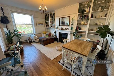 2 bedroom flat to rent, Camden Road, London, NW1