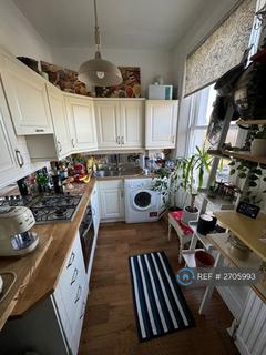 2 bedroom flat to rent, Camden Road, London, NW1
