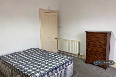 2 bedroom flat to rent, Summerfield Terrace, Aberdeen, AB24