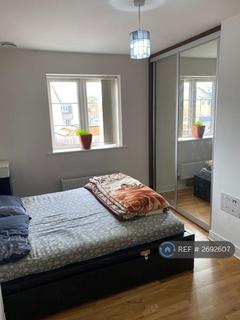 2 bedroom flat to rent, Kings Reach, Slough, SL3