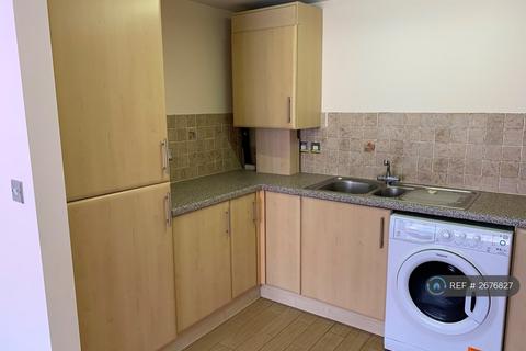 2 bedroom flat to rent, Grove Mews, Bournemouth, BH6