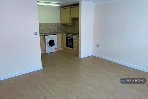 2 bedroom flat to rent, Grove Mews, Bournemouth, BH6