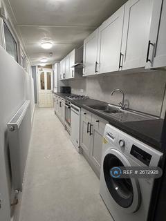 2 bedroom flat to rent, Tooting Bec, London, SW17