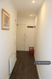 2 bedroom flat to rent, Baldwin Court, Barnet, London, NW11