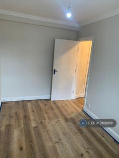 3 bedroom flat to rent, St. John's Court, London, N4