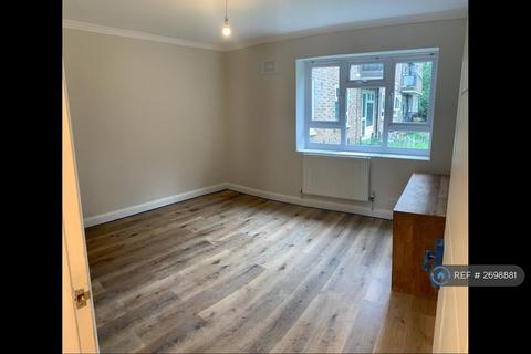 3 bedroom flat to rent, St. John's Court, London, N4