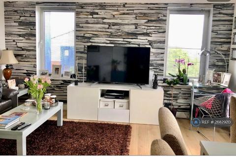 1 bedroom flat to rent, Cleeve Way, Sutton, SM1