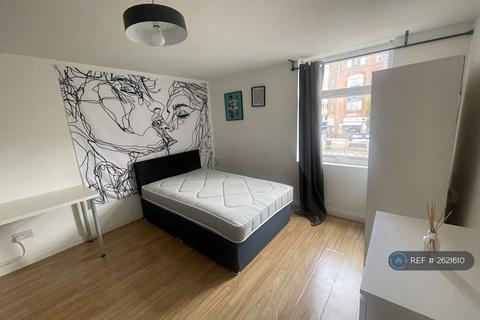 Studio to rent, Humberstone Gate, Leicester, LE1