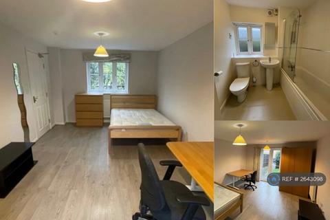 undefined, Finbracks, Stevenage, SG1