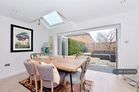 undefined, Horseshoe Crescent, Beaconsfield, HP9