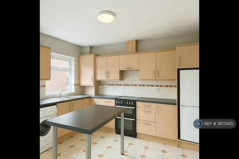 2 bedroom flat to rent, Warwick Street, Coventry, CV5